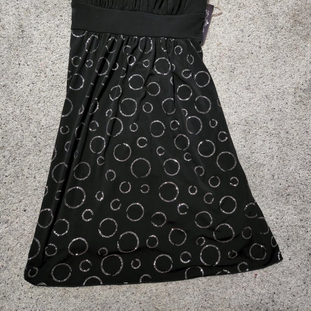 Formal dress - Picture 5 of 5